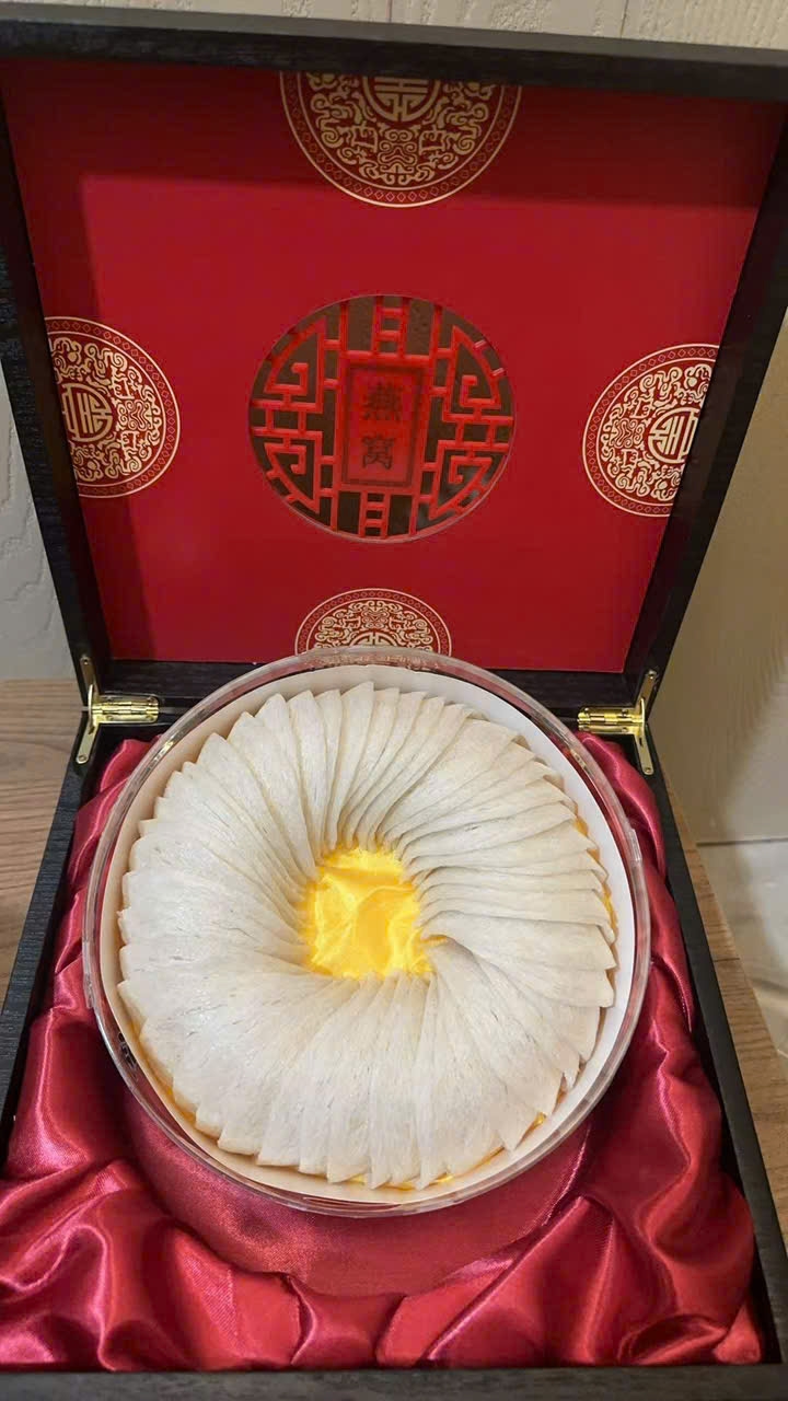 Dry-Picked Beveled Bird’s Nest Strands (Red Lacquered Wooden Box) (100g)