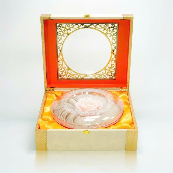 Refined Bird’s Nest Strands with Rose Decoration (Royal Gold Box) (100g)
