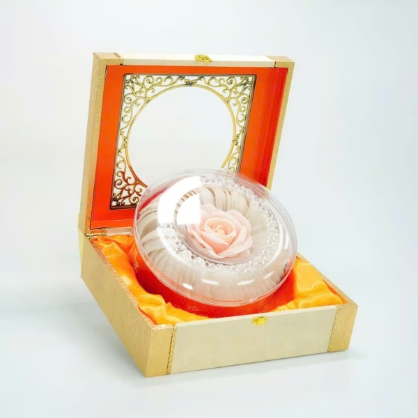 Refined Bird’s Nest Strands with Rose Decoration (Royal Gold Box) (500g)